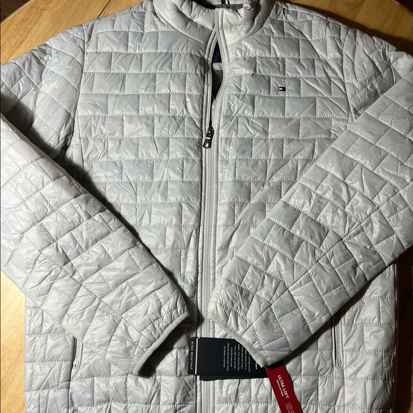Tommy Hilfiger Men's Packable Down Puffer Hooded Jacket $195.00. - Picture 11 of 16